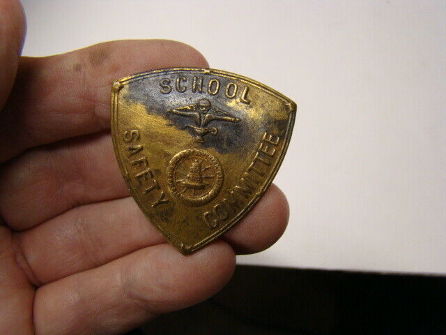 Vintage School Safety Committee Southern CA Automobile Assoc Pin Back Button