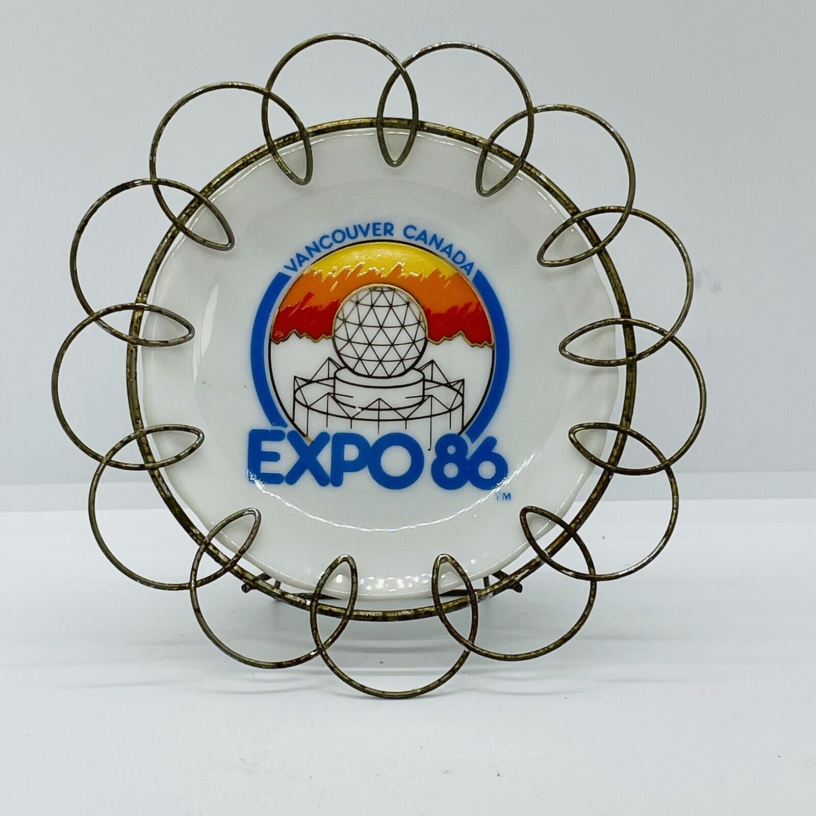 Expo 86 Vancouver Souvenir 3.5” Plate Wire Stand Geodesic Dome